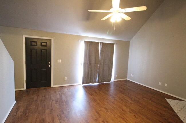 Photo - 1932 Lariat Cir