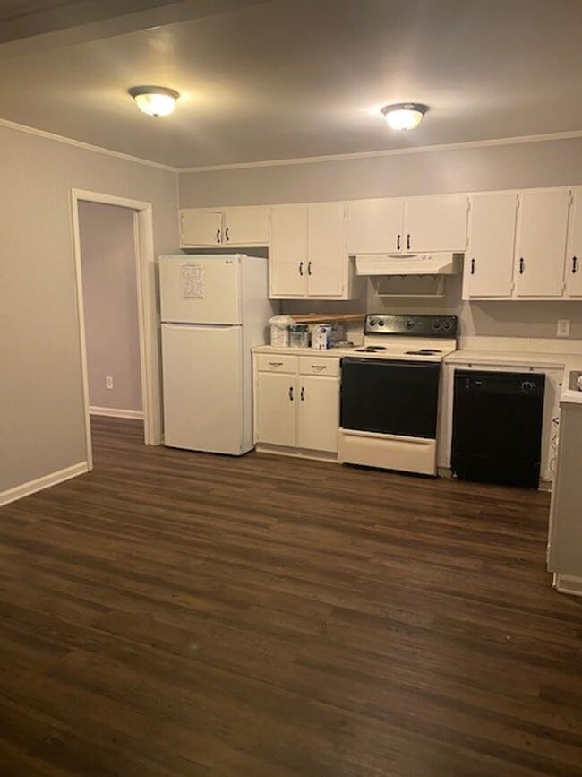 Photo - 734 12th St NW