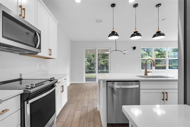 Photo - 1595 Evergreen Ter