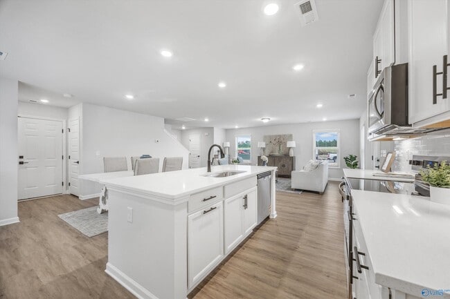 Photo - 27919 Chalmers Cir