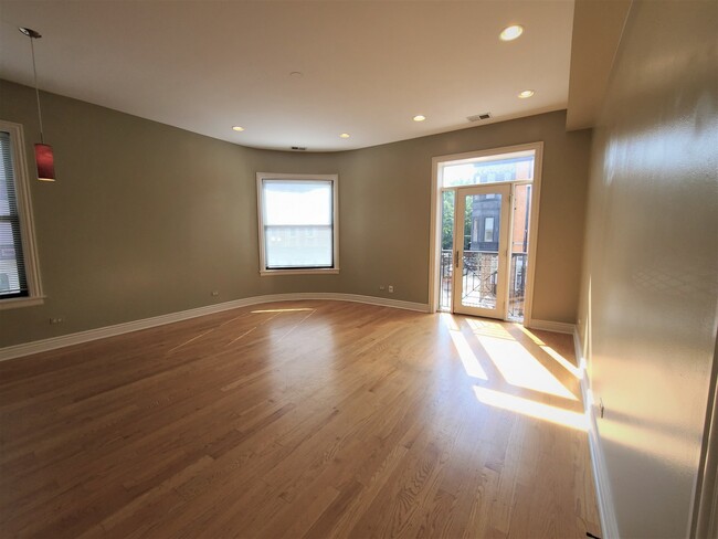 Photo - 3323 N Halsted St Apartments Unit 3