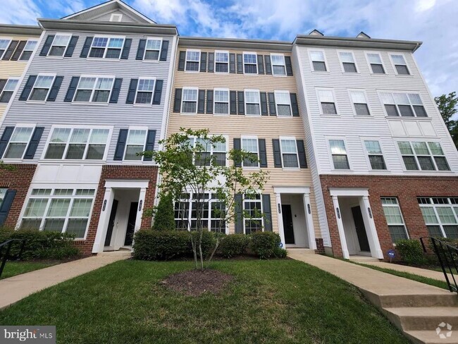 Building Photo - 17026 Beveridge Dr Unit 27 Rental