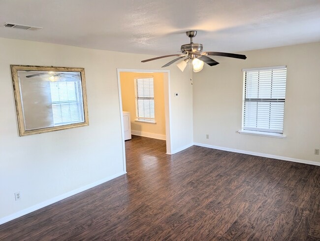 Photo - 1826 W Bond St