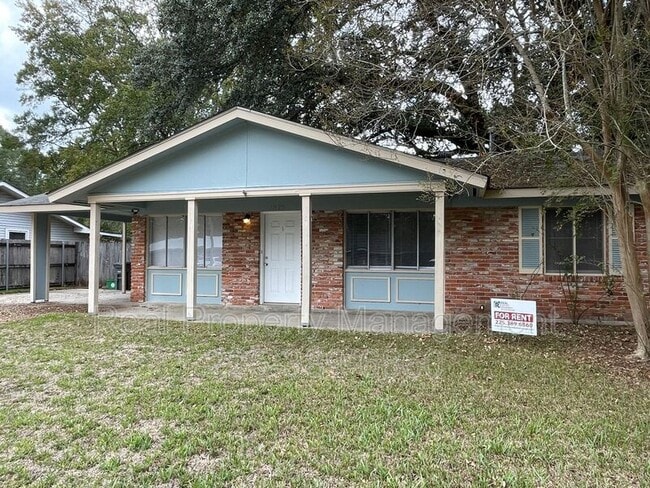 Photo - 1875 Lombard Dr