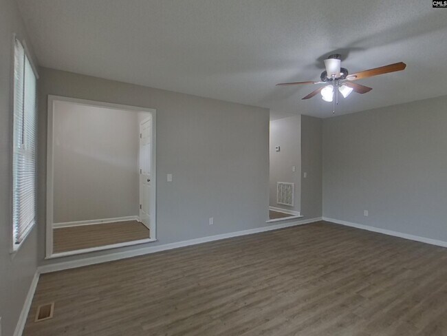 Photo - 204 Kemsing Rd