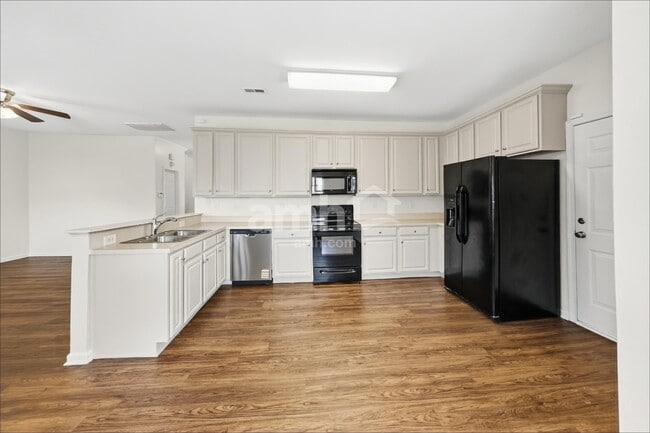 2000 Sweet Gum Ct
