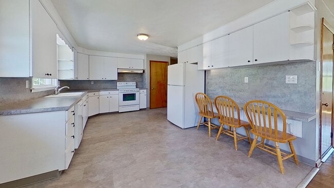 9 Muddy Creek Forks Rd
