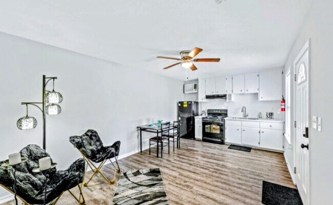 Photo - 12918 Peggys Ln Unidad B