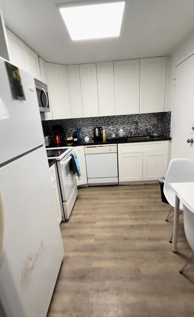 Photo - 12500 NE 15th Ave Unidad 406