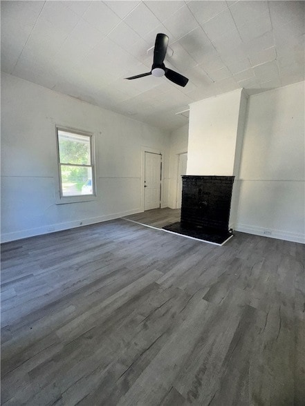 6 Riverside St