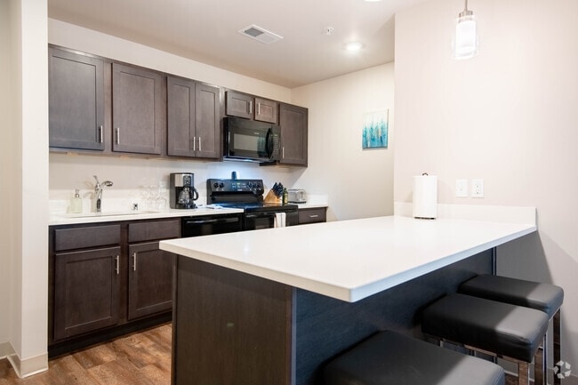 1BR, 1BA - 655SF