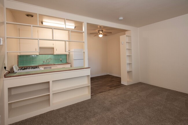 Photo - Coralaire Apartments