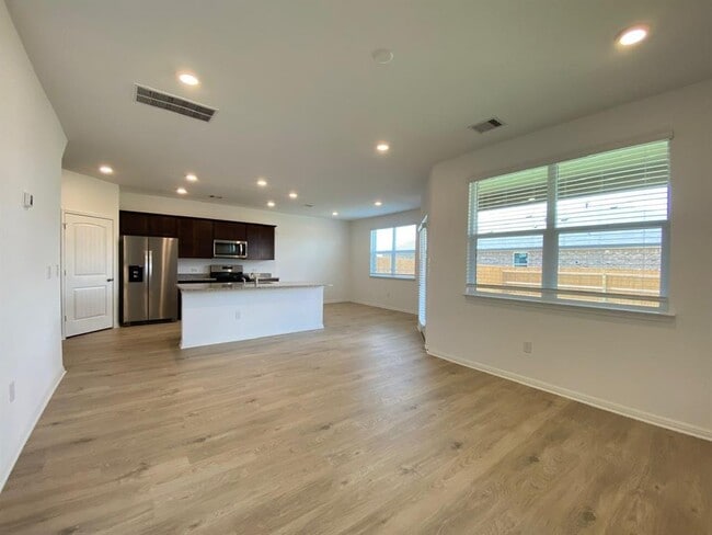 Photo - 404 Baum Dr