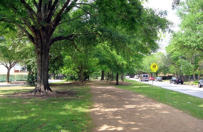 Photo - 600 Heights Blvd Unidad 10