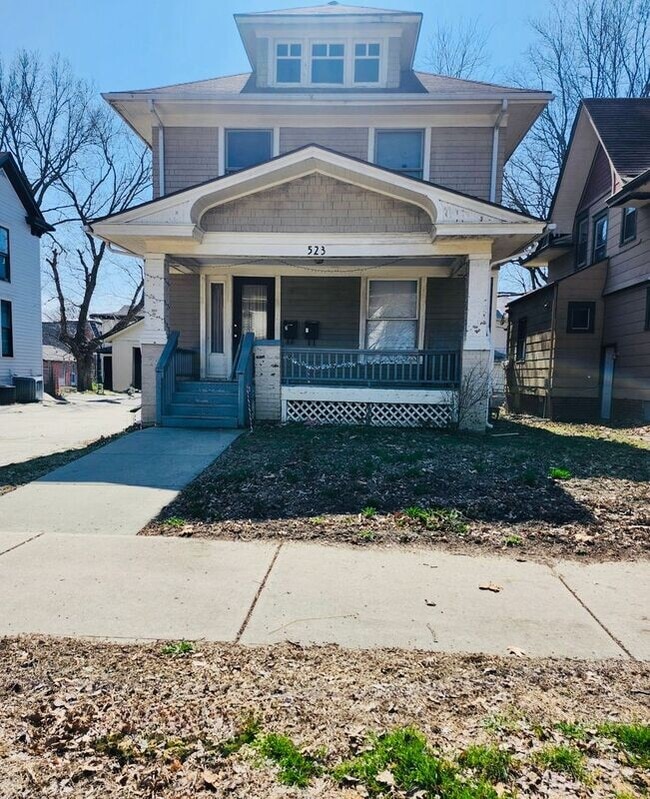 Photo - 523 W Maple Ave