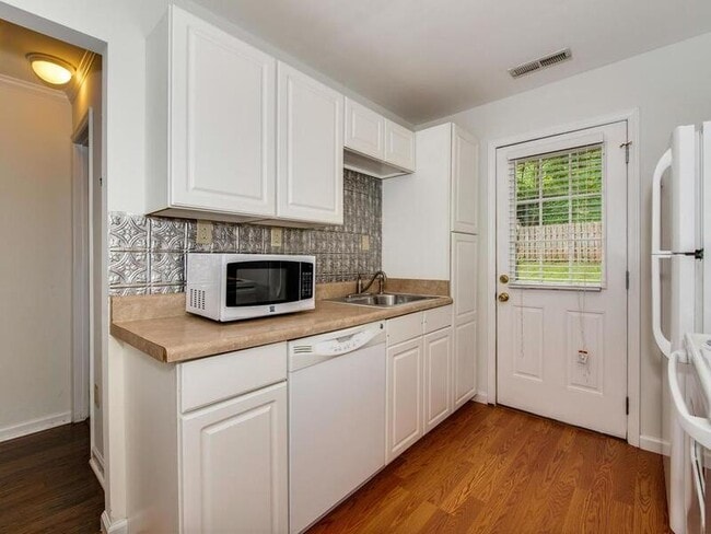 Photo - 5113 Valley Stream Rd