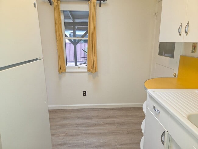 Photo - Charming Duplex Style 1 Bedroom 1 Bathroom Menlo Park Bungalow!