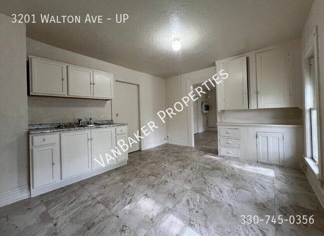 Building Photo - 3201 Walton Ave Unit UP Rental
