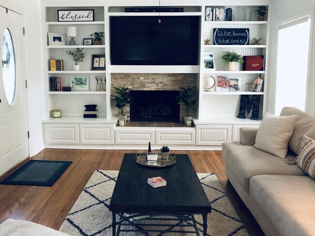 Photo - 109 S Morris St