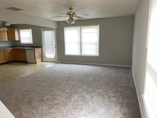 Photo - 1605 Matthew Allen Cir