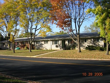Front Building Photo - Oakview Gardens Apartments