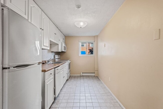 Photo - 131 Creek St Unit APT 5