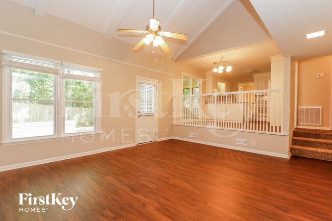 Photo - 104 Beaumont Ct