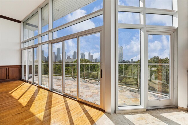 2515 Washington Ave Unit A