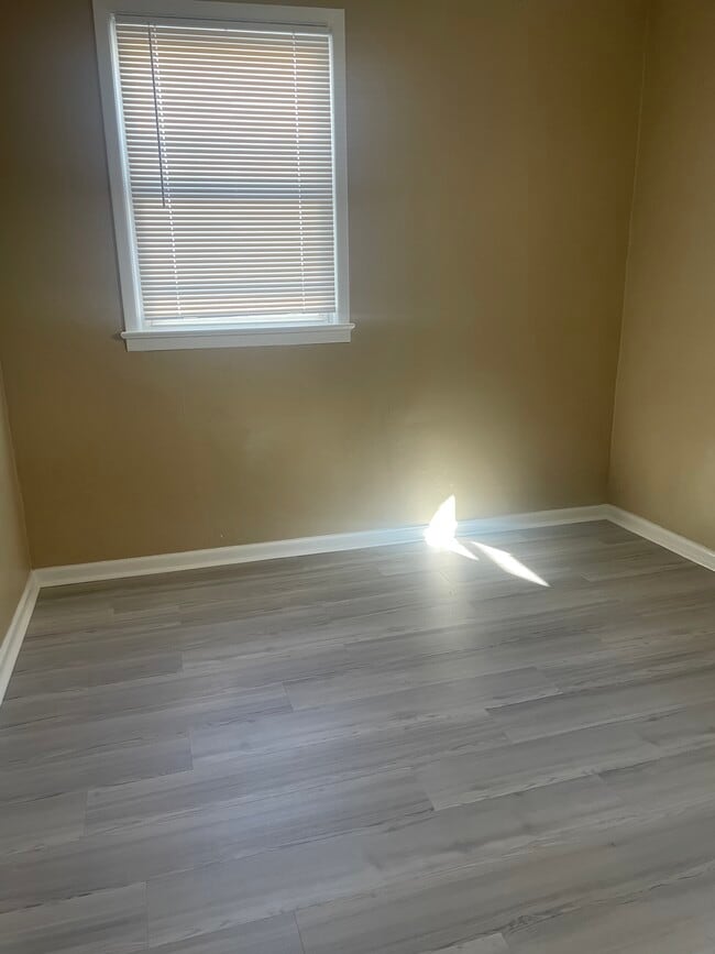 Building Photo - 210 Speer Ave Unit 3 Rental