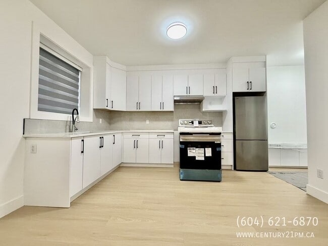 Photo - 7479-149A 149a St