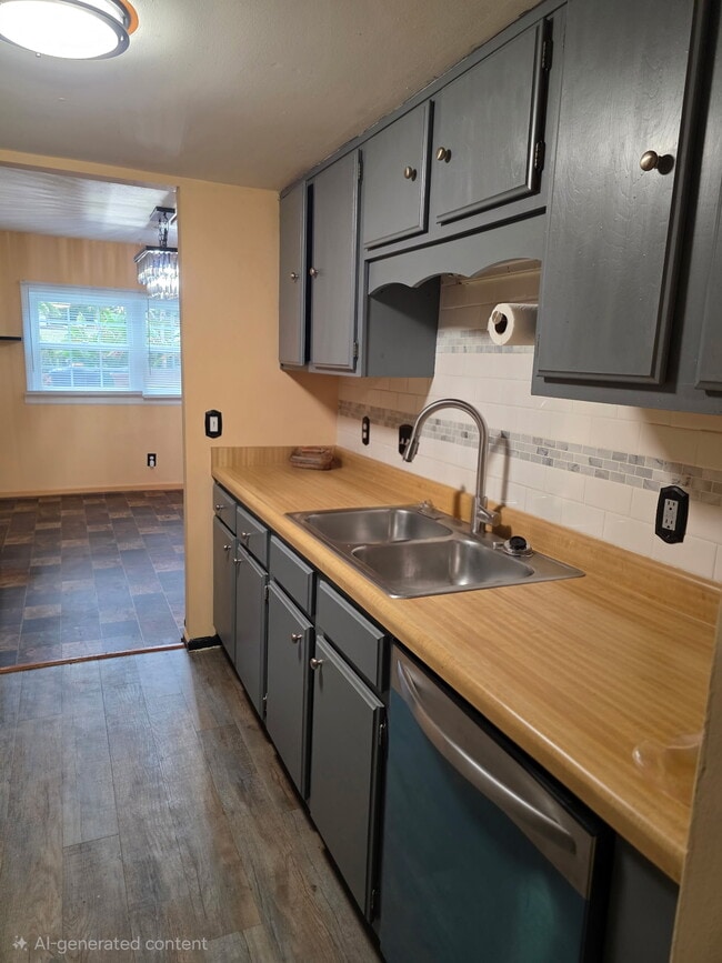 Photo - 2842 Lake Forest Dr