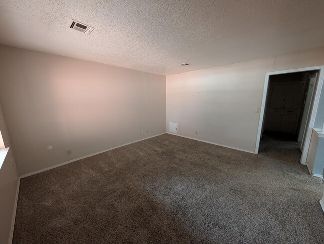 Photo - 122 Crystal Cir