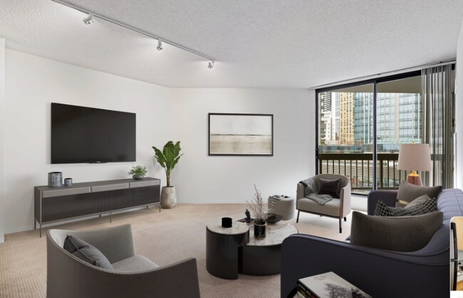 Photo - 710 N Dearborn St