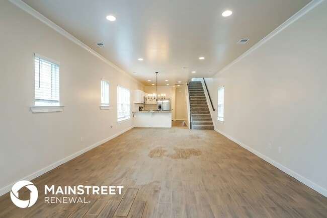 Photo - 279 Creek Run Way