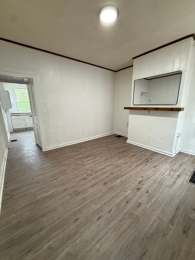 Building Photo - Brighton Heights 2-Bedroom Townhome – Quiet Living with Easy Downtown Access