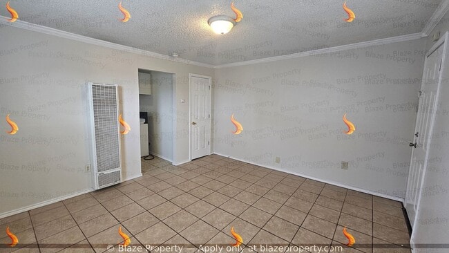 Building Photo - 711 Wichita Ave Unit 711-2