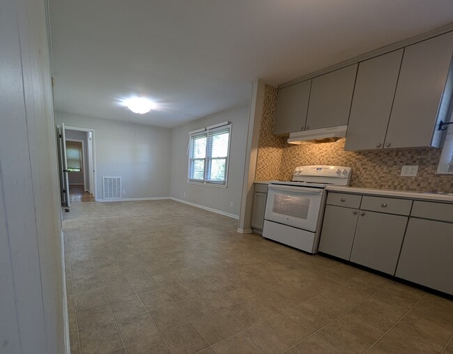 Photo - 2310 Denham Ave