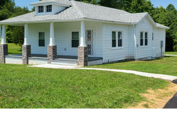 Building Photo - Country Living 3 Bed 2 Bath Rental
