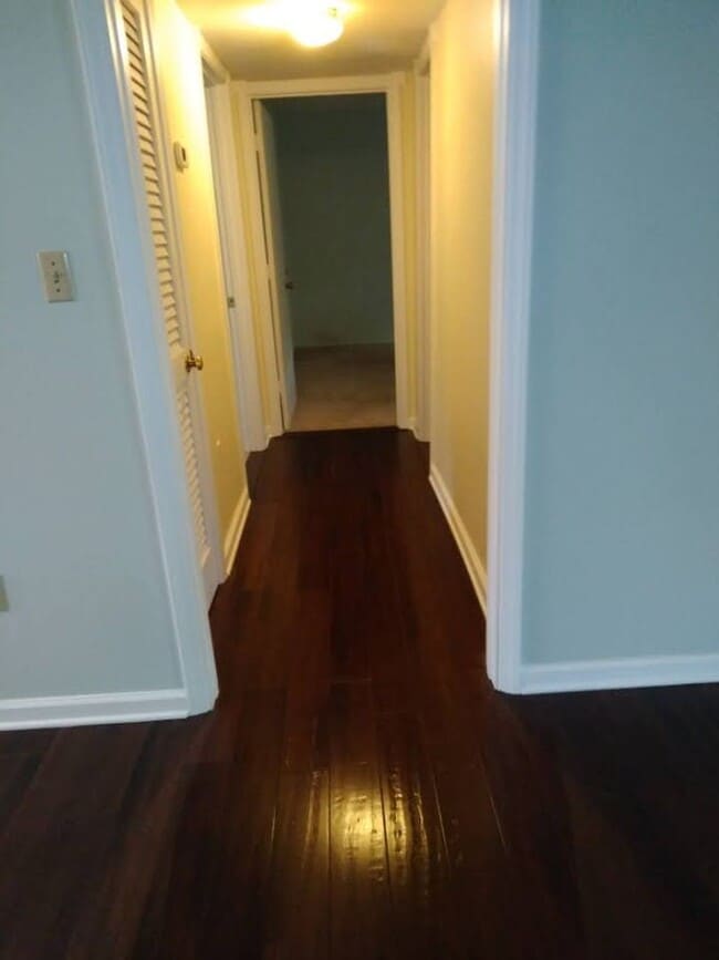 Photo - Williams Riverhill Unit H-2