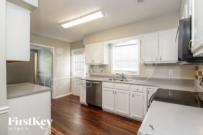 Photo - 1712 St Charles Ln