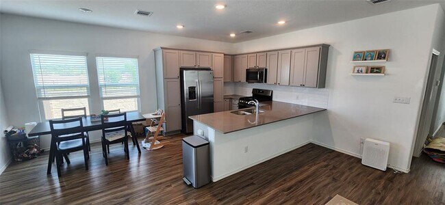 Photo - 1320 Weatherford Ln