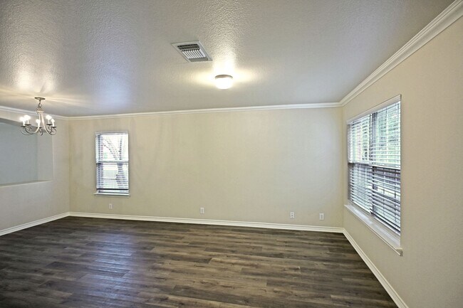 Photo - 1610 Elizabeth Ct