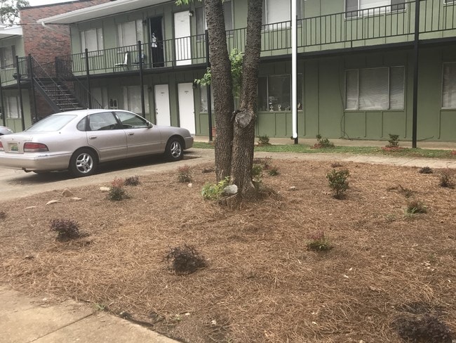 Harrison Court Apartments