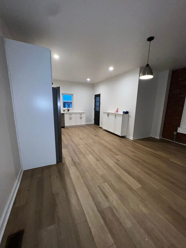 Photo - 313 E 17th Ave