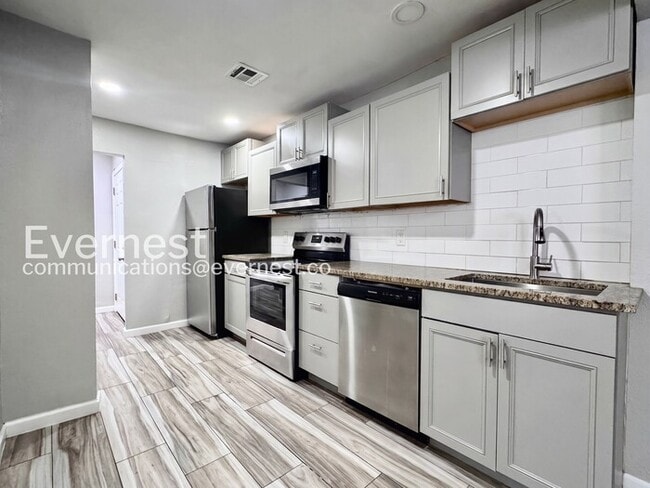 Photo - 2 Bed/1 Bath Townhome with Off-Street Parking / Pet-Friendly / Available Now!