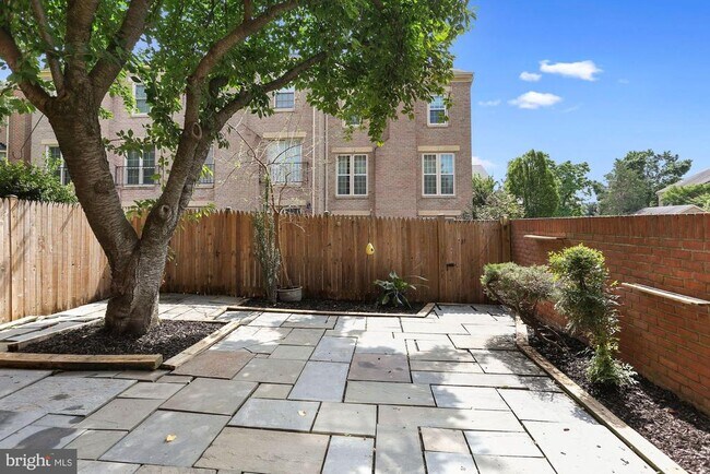 Photo - 1454 McLean Mews Ct