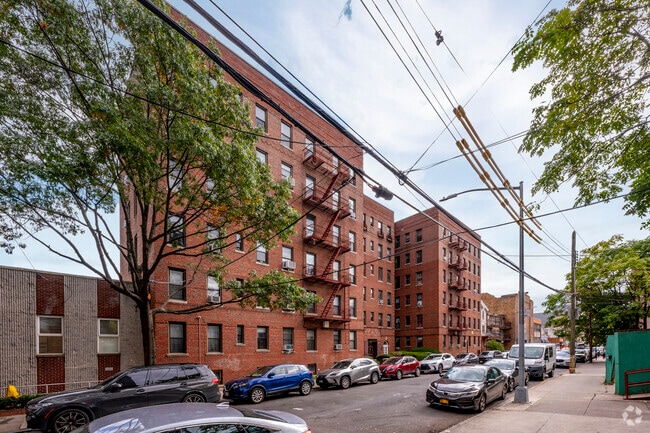 Photo - 1625 E 13th St