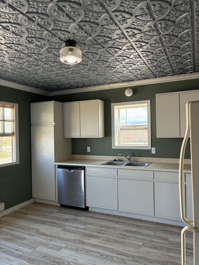 Building Photo - 167 ID-77