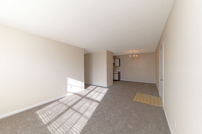 DSC_8499 - Creekside