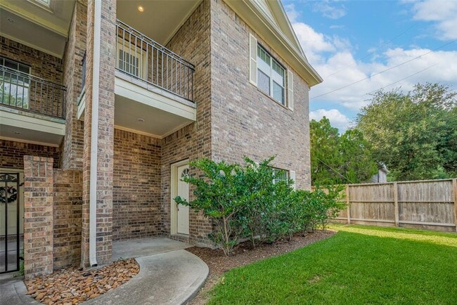 Photo - 2865 Westhollow Dr Unidad 107 Rental